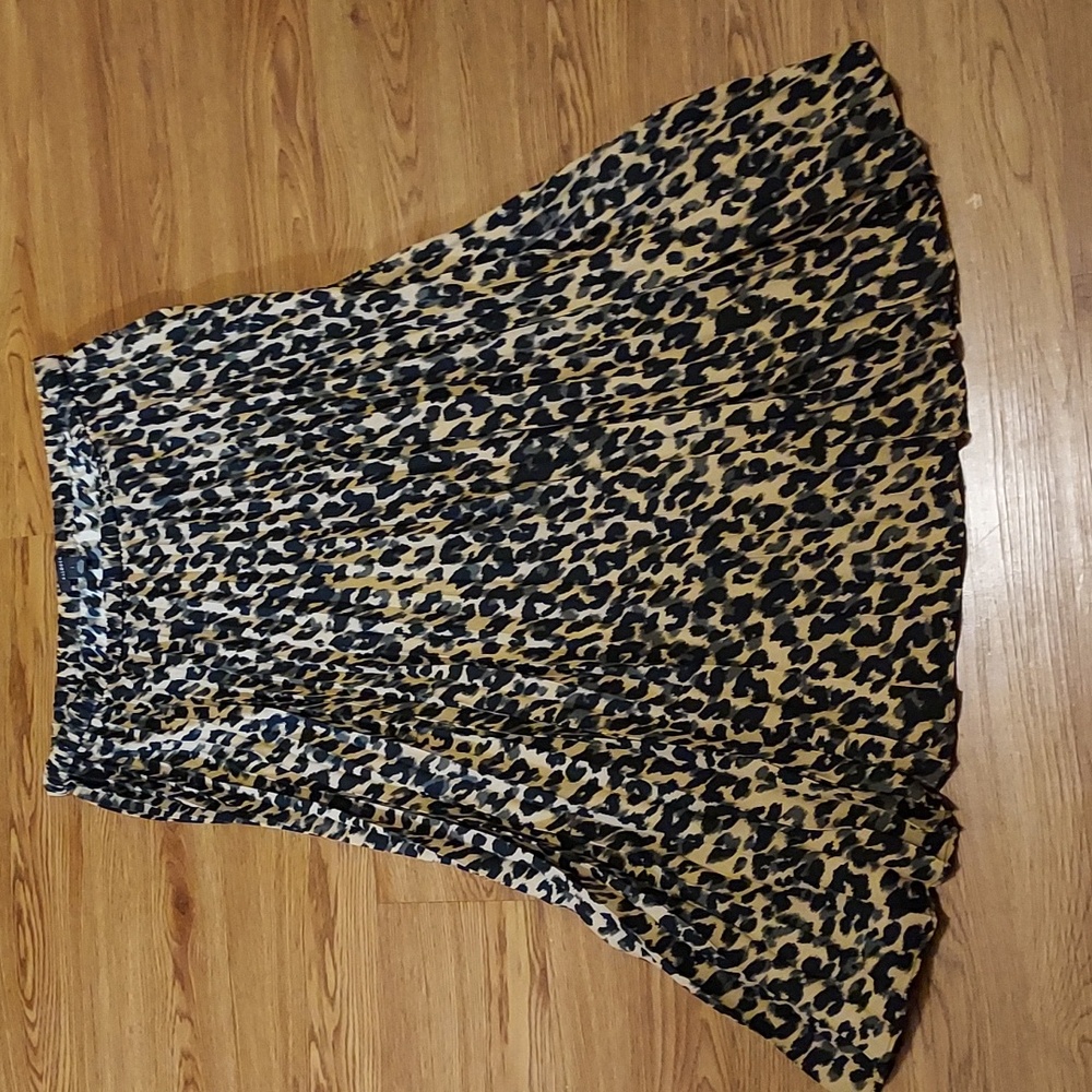 Halogen Skirt Size L